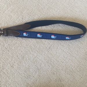 Vineyard vines Christmas belt size 30 worn once like new
